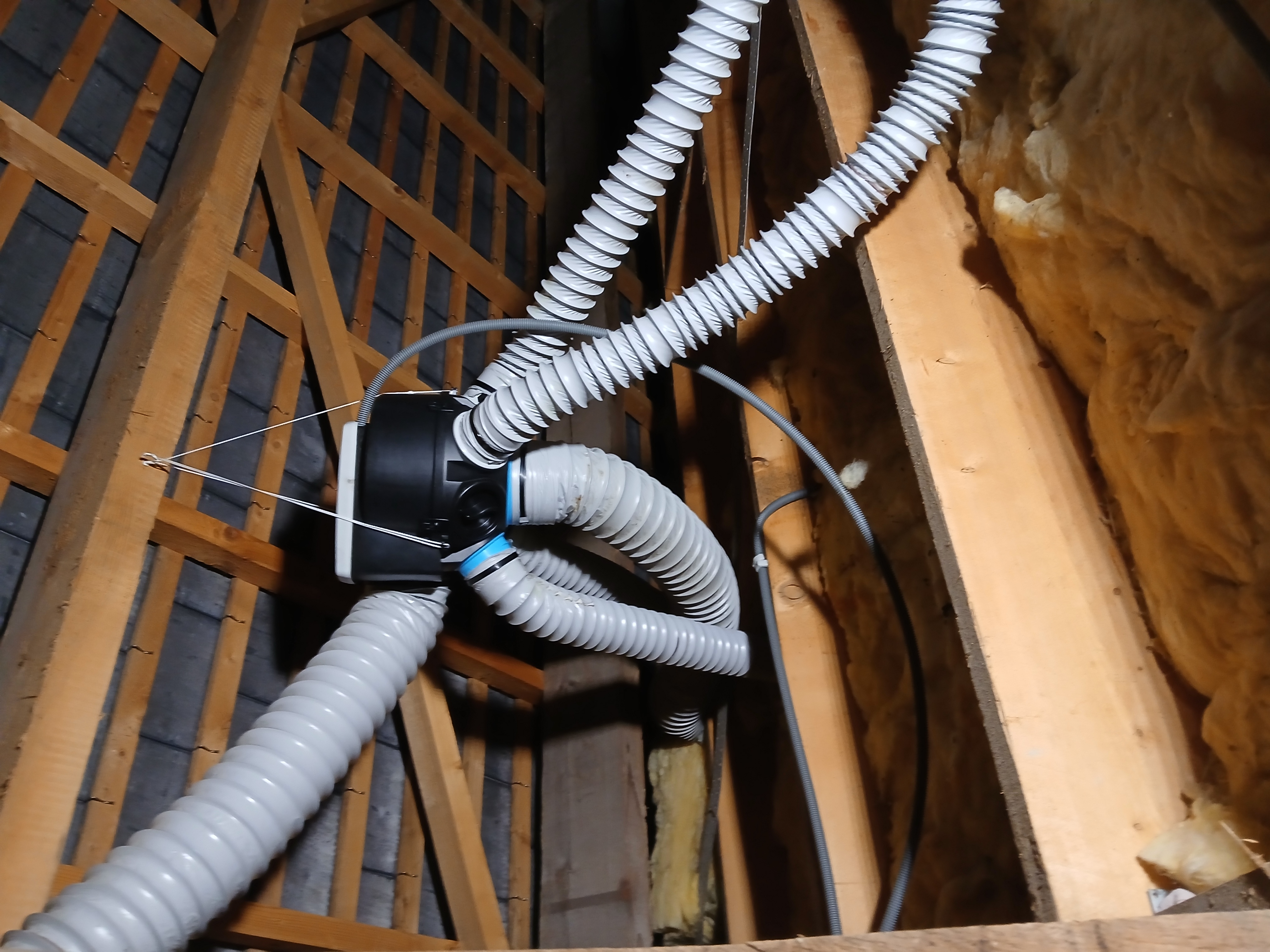 installation Autocosy atlantic ventilation à mécanique contrôlé (VMC) Autocosy atlantic ventilation à mécanique contrôlé (VMC)