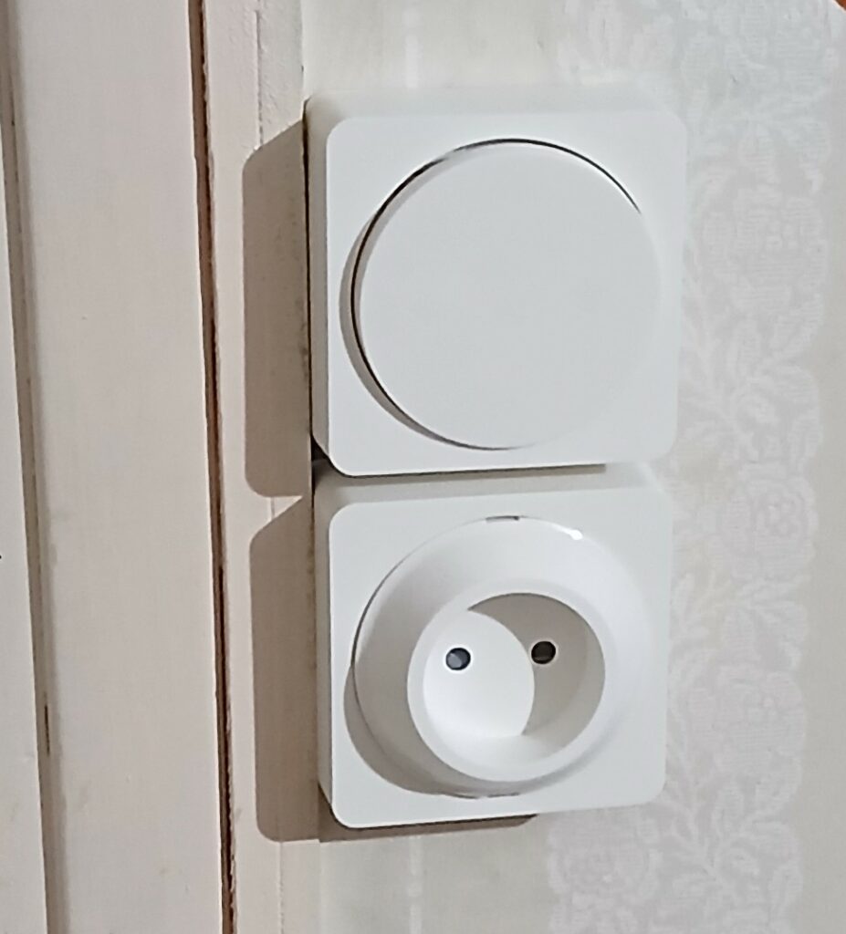 prise en saillie intérieur Hager installer chez le client Prise en saillie hager