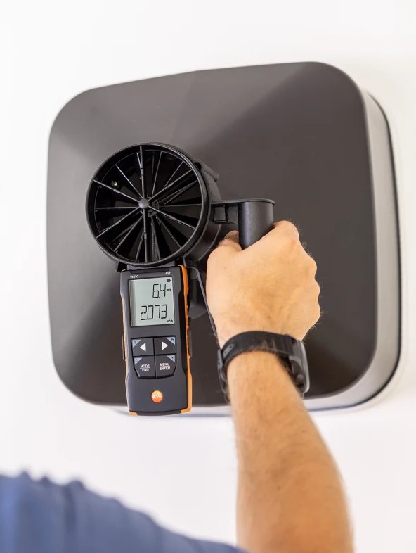 Testo 417s est un anémomètre